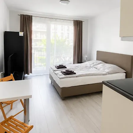 Apartamento 1 Apartment, Balcony, Zuzany Chalupovej 18 *