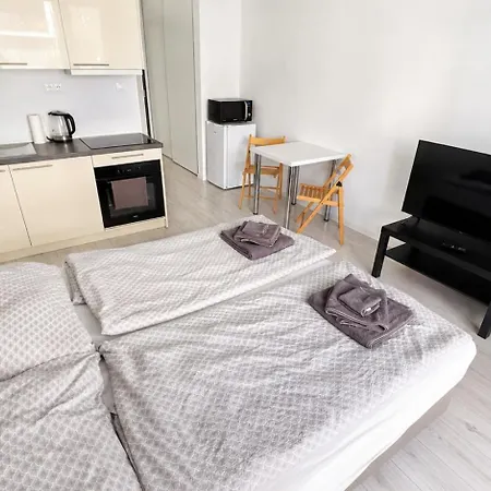 Apartamento 1 Apartment, Balcony, Zuzany Chalupovej 18 Bratislava